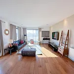 Ample 3-Bedroom Flat With Lift In Kings Cross, Islington